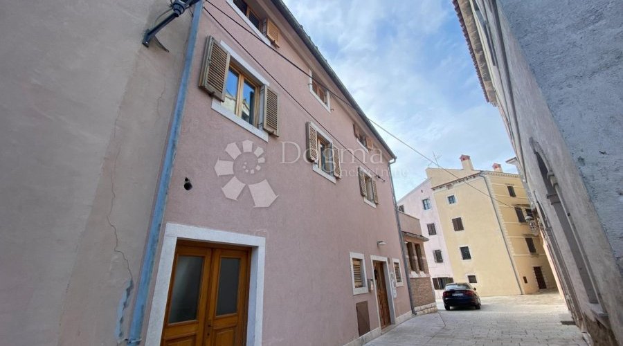 Kuća u centru Bala s uhodanim poslom slastičarstva - 3