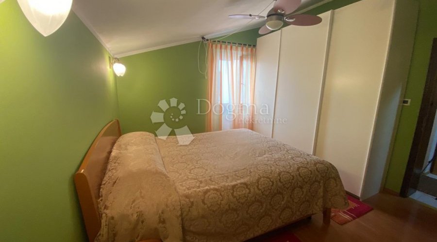 Kuća u centru Bala s uhodanim poslom slastičarstva - 6