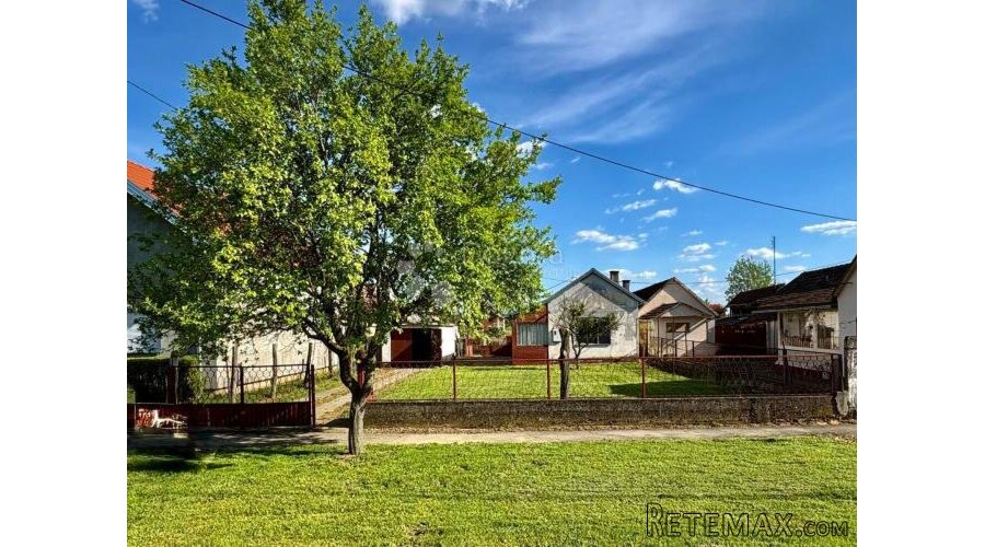 PREKRASNA MALA KUĆICA U BRŠADINU