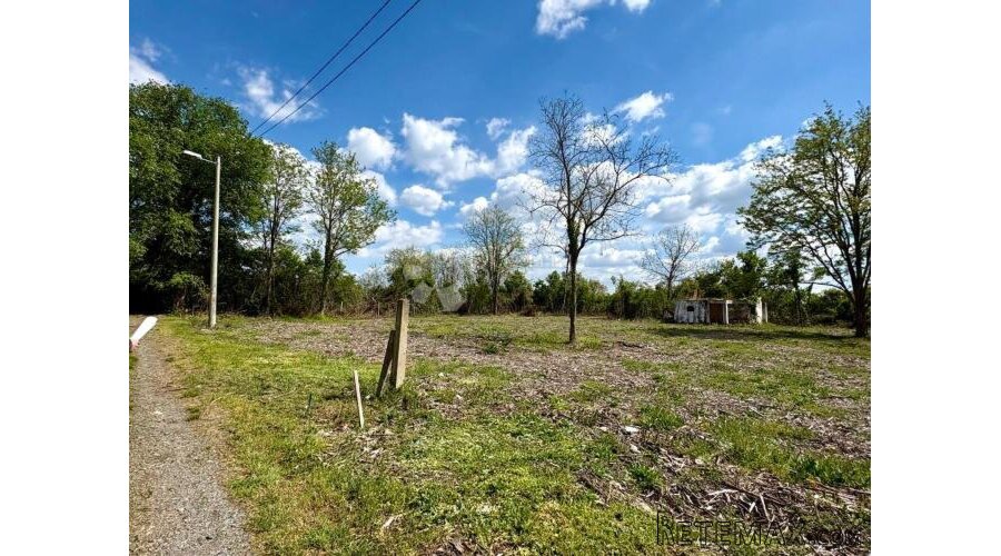 GRAĐEVINSKO ZEMLJIŠTE 890 m² – VUČEDOL