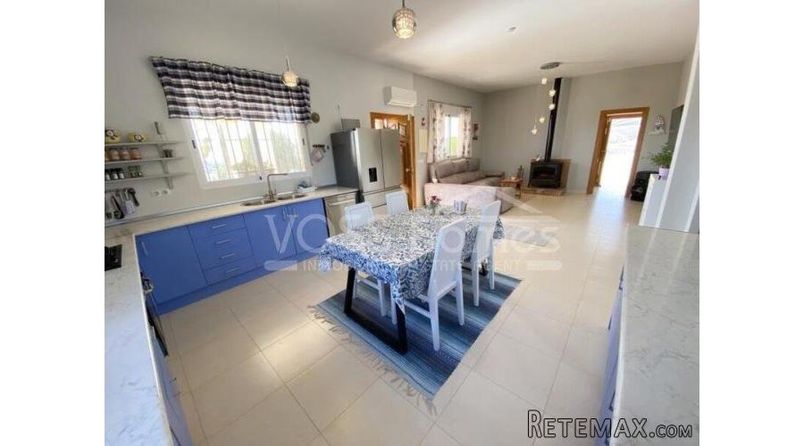 NEW & EXCLUSIVE TO VOSS HOMES - A large, WOW, light &.. - 12