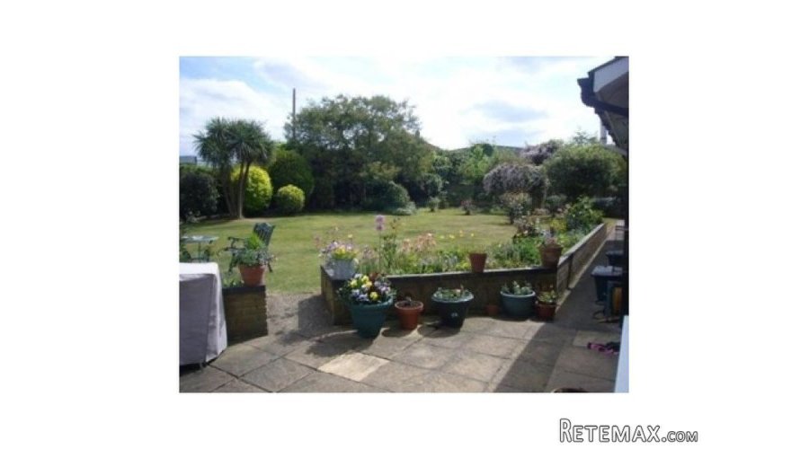 2 bed detached bungalow in Norwich