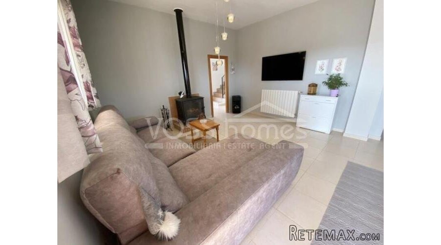 NEW & EXCLUSIVE TO VOSS HOMES - A large, WOW, light &.. - 16