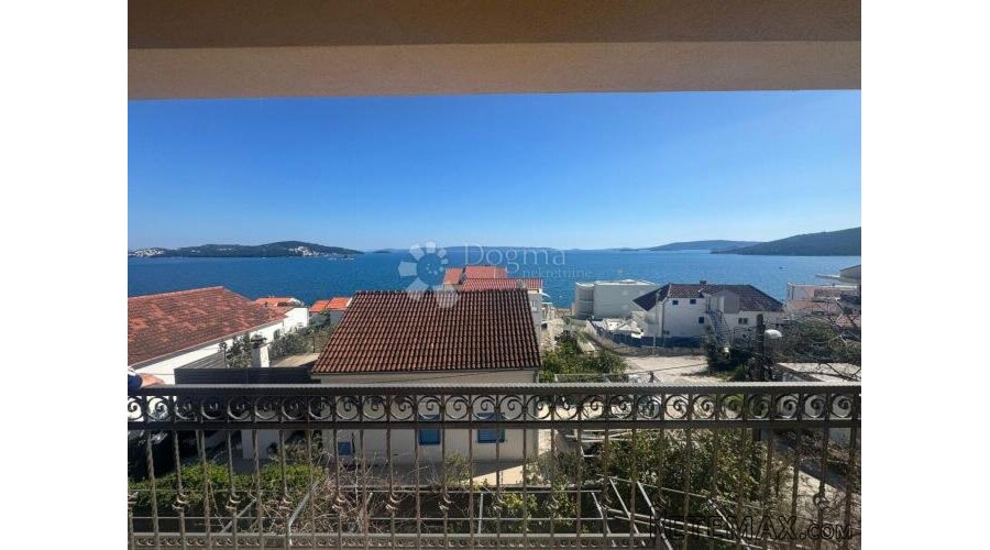 Prostrana kuća u Segetu s pogledom na more - 2