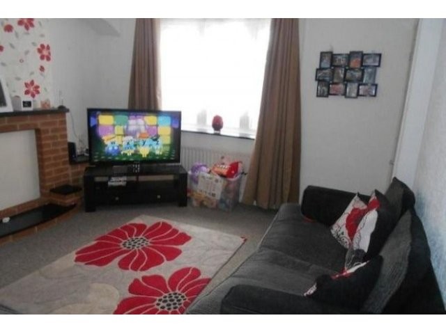 2 Bed House To Let