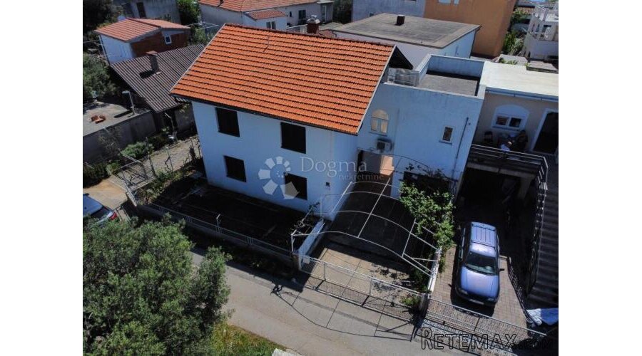 ROGOZNICA- KUĆA 150M OD PLAŽE!