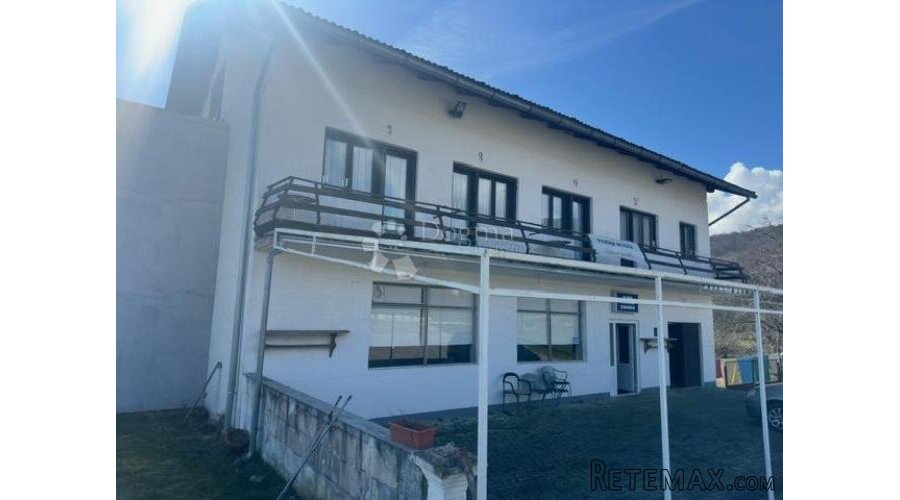 BUNIĆ KUĆA SA RESTORANOM I SOBE ZA IZNAJMLJIVANJE