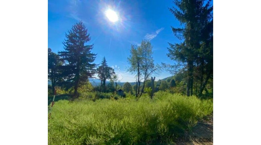 ZEMLJIŠTE 3460 M2 NEDALEKO PLITVIČKIH JEZERA