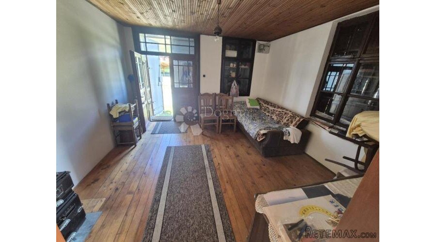 Kuća u centru Mihovljana sa ogromnim podrumom i 3.864m² zeml - 3