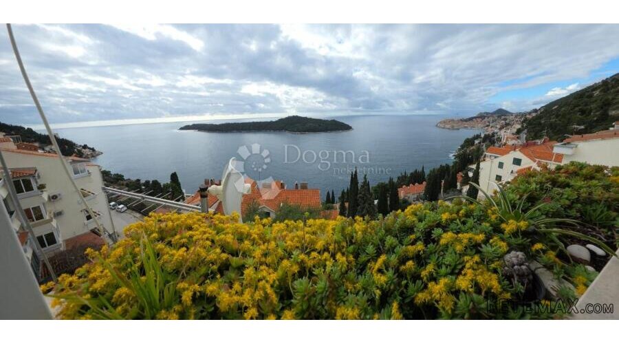 Sunčani stan s dva balkona – pogled na Lokrum i Dubrovnik