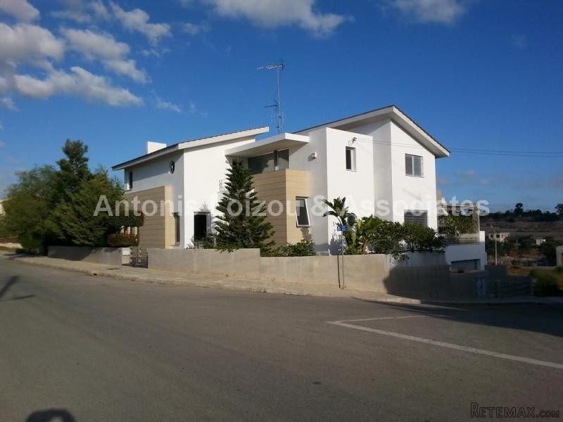 Detached in full plot House with 4 bed..