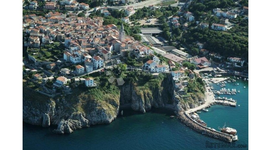 VRBNIK - GRAĐEVINSKO ZEMLJIŠTE S OTVORENIM POGLEDOM NA MORE - 11