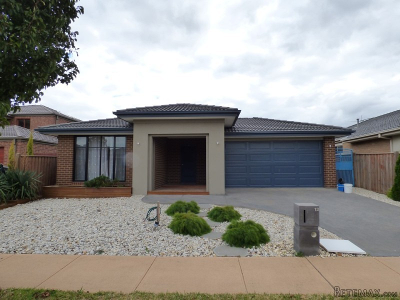 SPACIOUS FAMILY HOME, CONVENIENT..