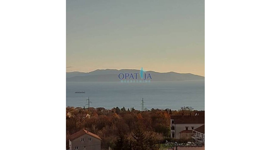Stan od 124 m2, sa pogledom na more, parkingom i vrtom