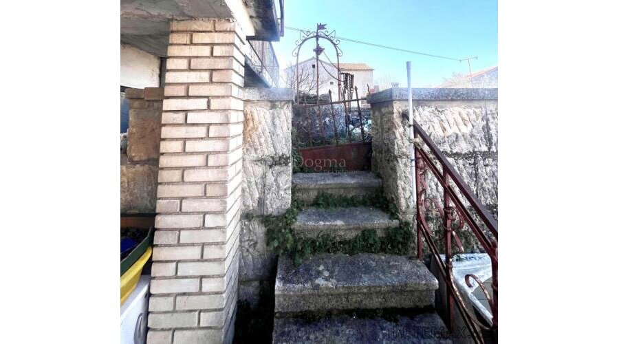 Kuća sa potencijalom u blizini Rovinja - 2