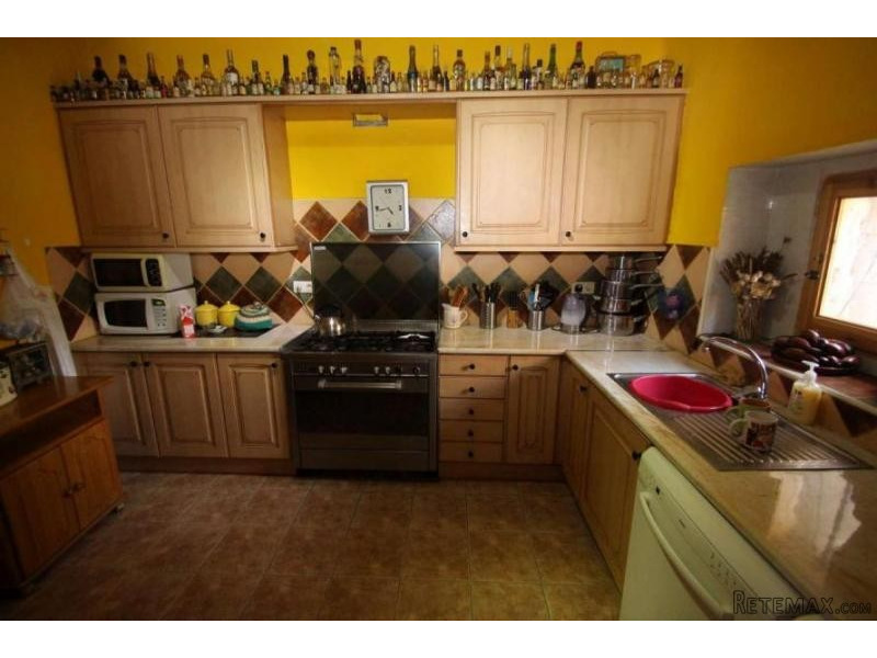 Massive country house rent to buy.. - 2