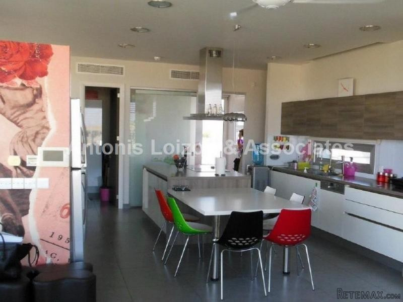 4 bed House in Aglantzia - 2