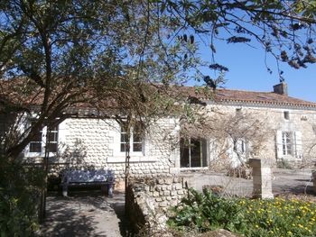 Beautiful 4 Bedroom Charente Property.. - 2