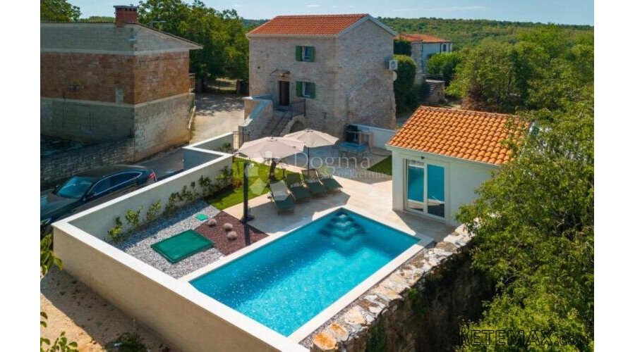 Višnjan okolica - kamena vila s bazenom na mirnoj lokaciji - 2