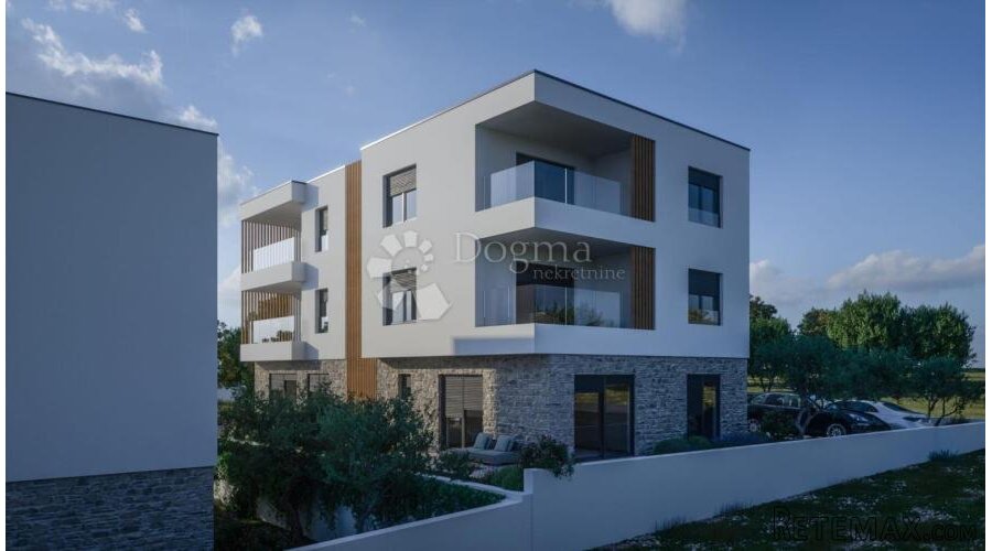 ATRAKTIVAN STAN, 2. RED OD MORA – BRODARICA