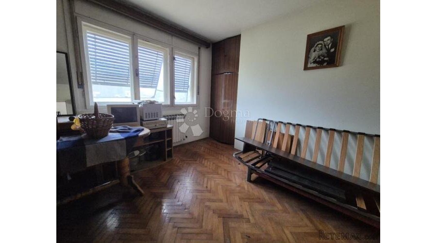 Seosko imanje sa kućom trokatnicom i 25.194m² zemljišta! - 2