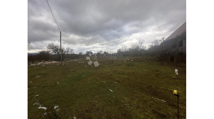PERUŠIĆ U OAZI PRIRODE I TIŠINE 4000M2 + KUĆA S DVORIŠTEM - 3