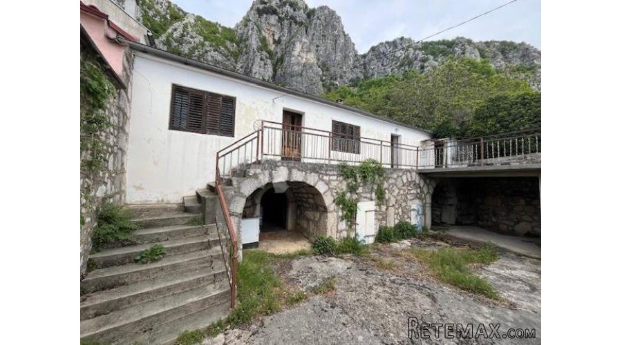 Kamena kuća u Vinodolskoj dolini