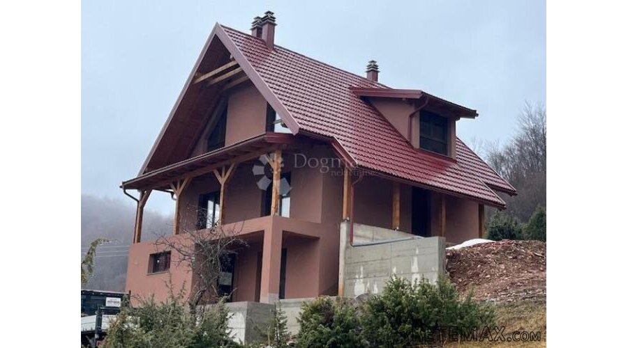 MRKOPALJ NOVOSAGRAĐENA KUĆA NA TOP LOKACIJI!