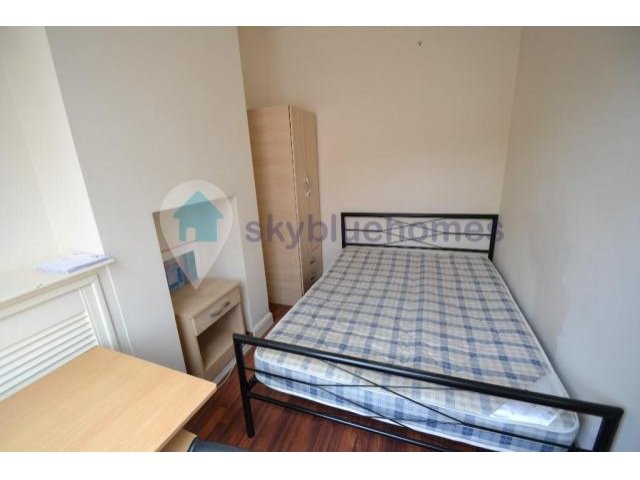 House - TV INCLUDED IN ALL BEDROOMS AND..