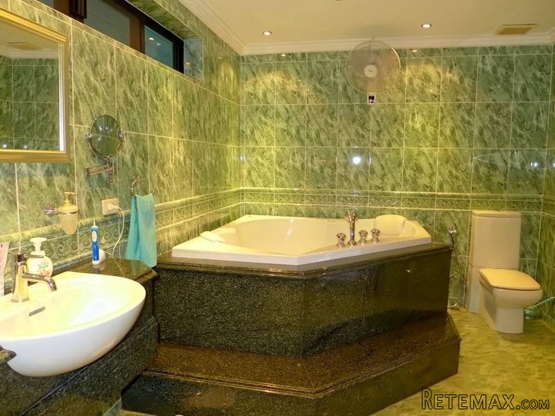 For Rent: immaculate 4 bedroom.. - 2