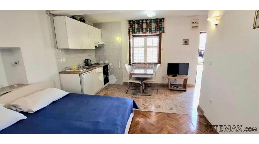 Apartmanska kuća, 70m od mora, Trogir - 2