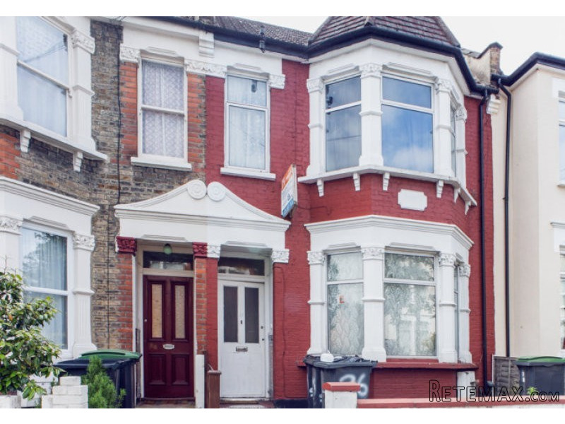 Single with double bed near Turnpike.. - 2