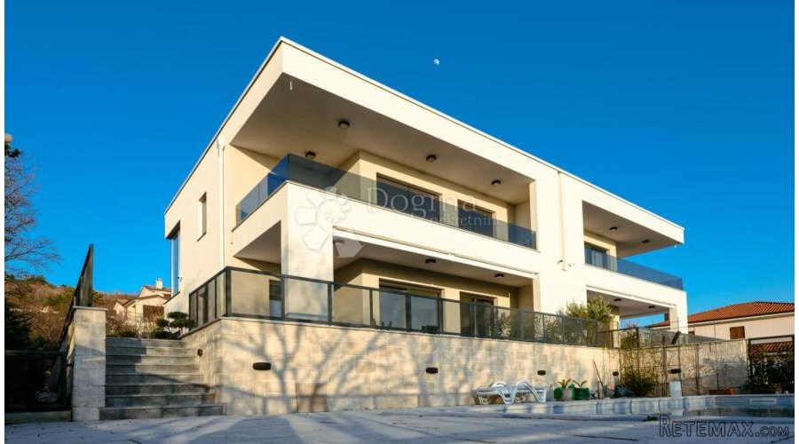 PREDIVNA, MODERNA KUĆA ZA DUGOROČNI NAJAM - KOSTRENA - 2