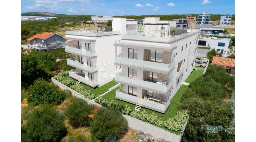 SVETI FILIP I JAKOV, PREDIVAN STAN S VRTOM