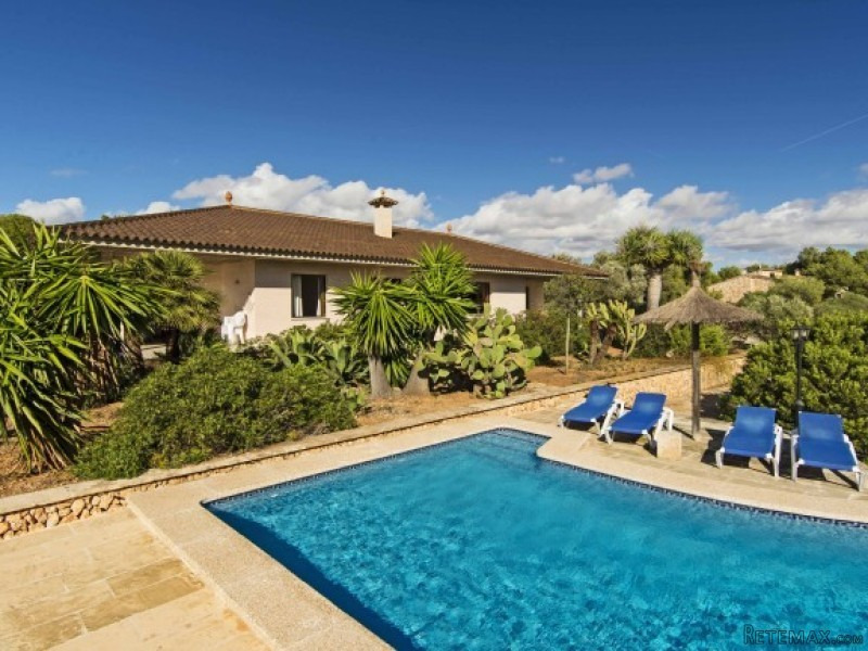 Country House Right In Front Of The Sea..
