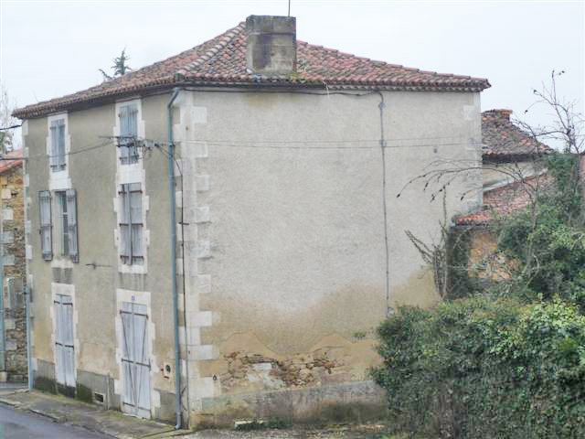 Town House To Restore In The Charente