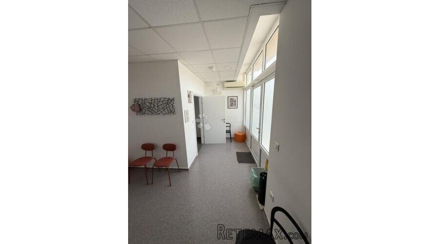 POSLOVNI PROSTOR 200m2 – ZAKUP, CENTAR VIŠKOVA