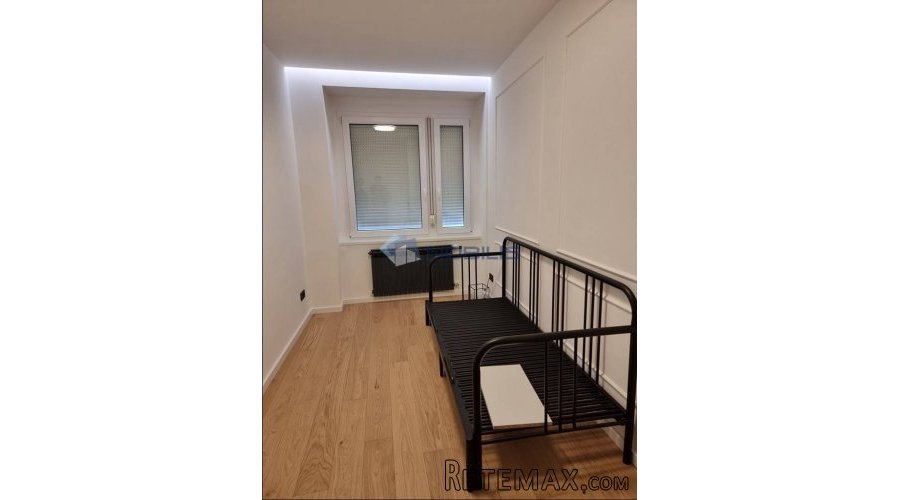 Zagreb, Kvaternikkov trg, trosobni stan s balkonom - 8