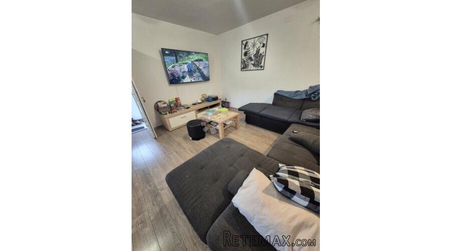 EKSKLUZIVNO! PROSTRANI APARTMAN 69 m² + 172 m² OKUĆNICE