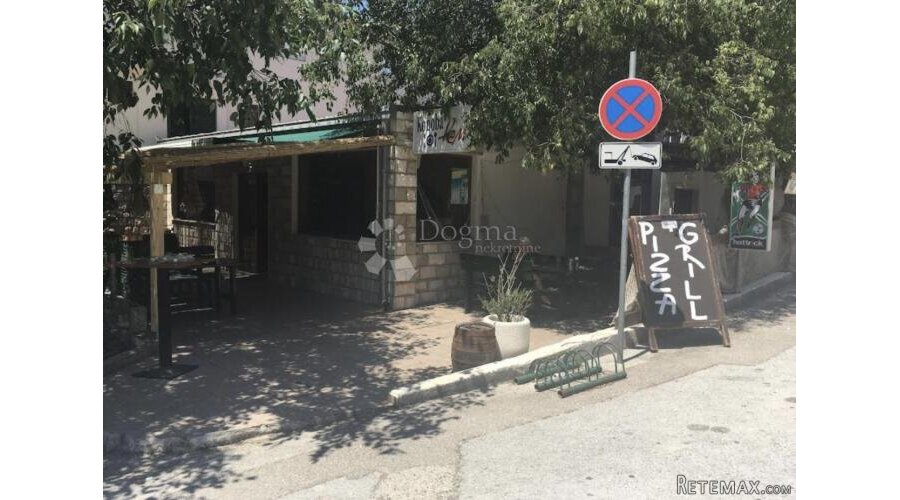Poslovni prostor u Drveniku - najam - 2
