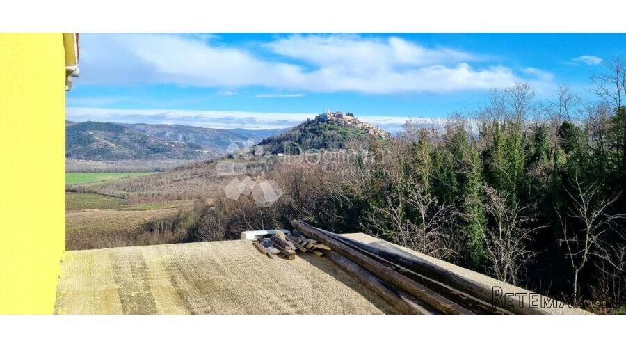 KUĆA S WOW POGLEDOM NA MOTOVUN