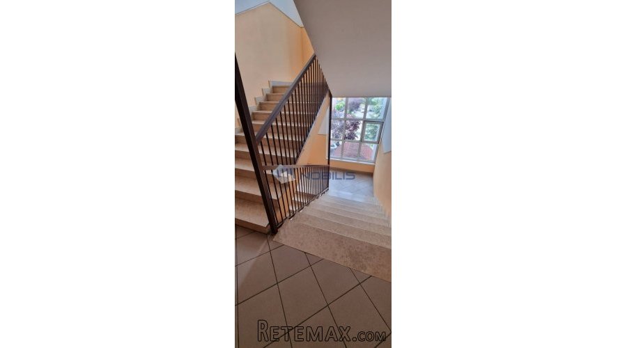 Zagreb, Sesvete, centar, 30m2, 4. kat - 8