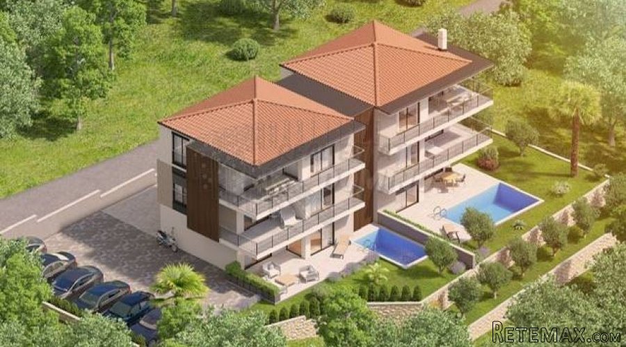 Apartman na samo 250 m od mora! Njivice!