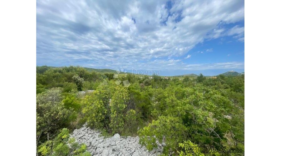 VODICE - građevinsko zemljište na atraktivnoj lokaciji
