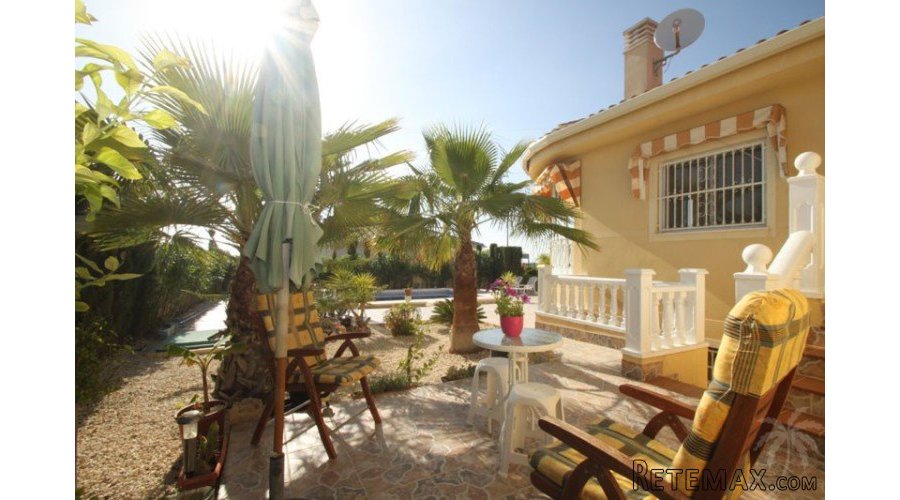 This exclusive villa built in 2005, located on a beautiful.. - 5