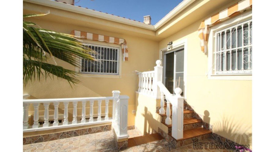 This exclusive villa built in 2005, located on a beautiful.. - 8