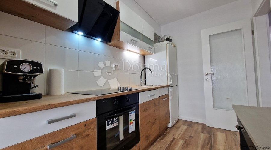 KUĆA U CENTRU PAZINA (MOGUĆNOST UGRADNJE UNUTARNJEG BAZENA) - 7