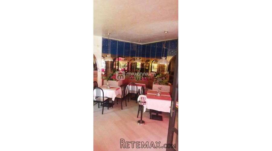Otok Krk, kuća s restoranom u srcu Punta, 1. red do mora