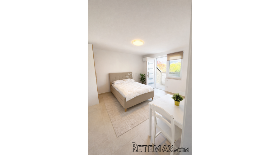 Stan 590 € – sve uključeno (režije + internet)