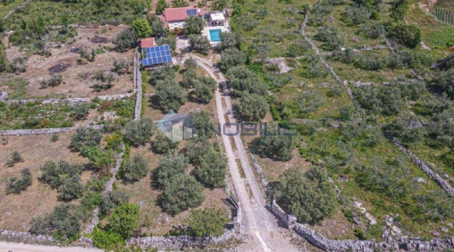 Vodice, kuća u masliniku, 3300 m2 okućnice - 11